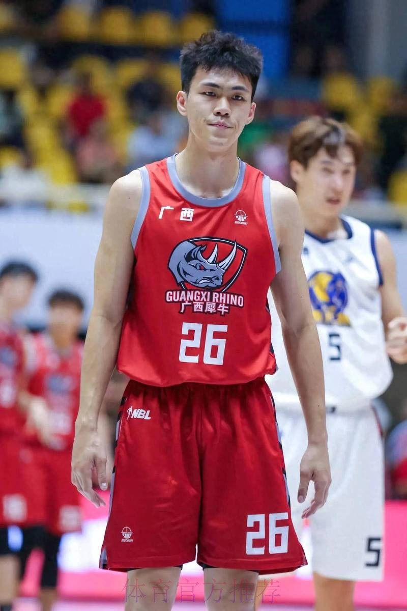 庞峥麟全场16中6,三分6中0得到15分1助攻1抢断 庞峥麟全场16中6,三分6中0得到15分1助攻1抢断